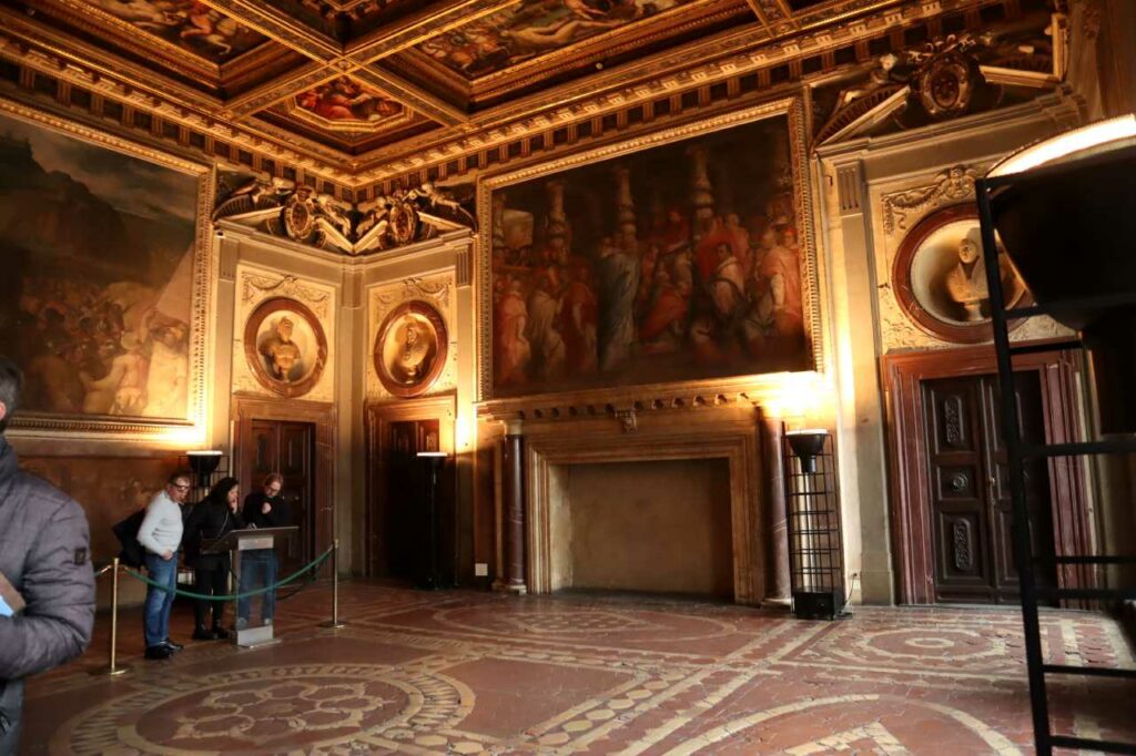 Wartezeiten beim Zutritt in den Palazzo Vecchio Wartezeiten beim Zutritt in den Palazzo Vecchio